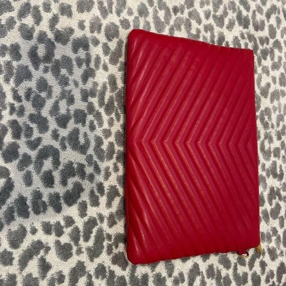 Yves Saint Laurent Red Quilted Clutch - Picture 3 of 12